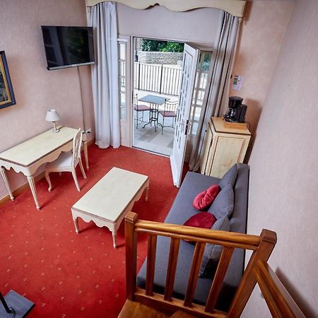 Residence Hoteliere Du Domaine Шабли Екстериор снимка