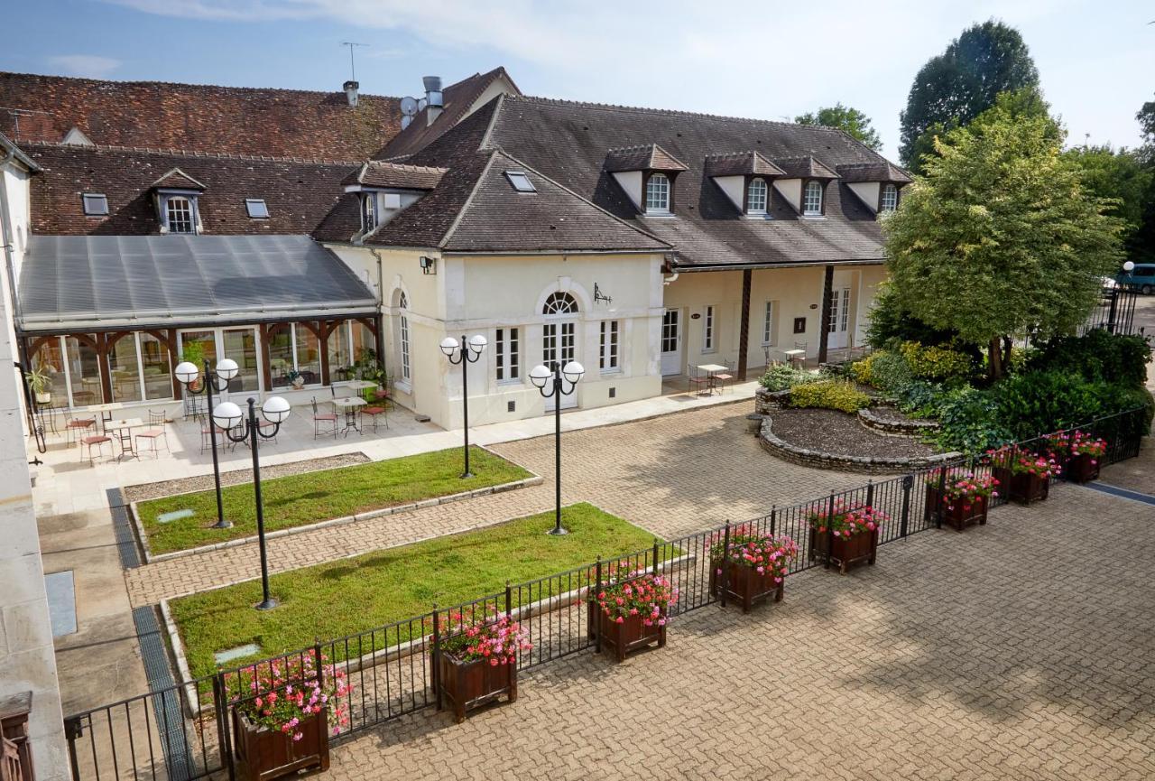 Residence Hoteliere Du Domaine Шабли Екстериор снимка