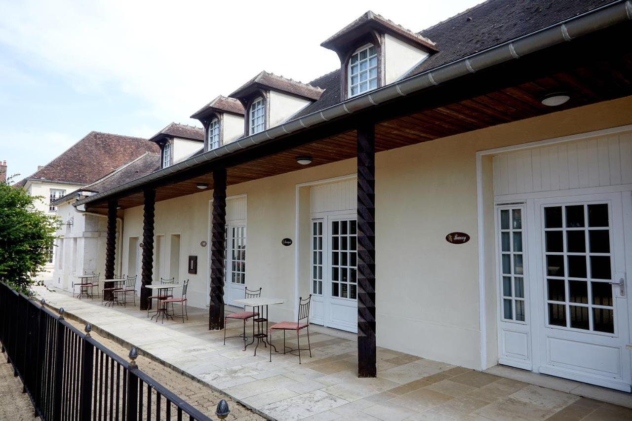 Residence Hoteliere Du Domaine Шабли Екстериор снимка